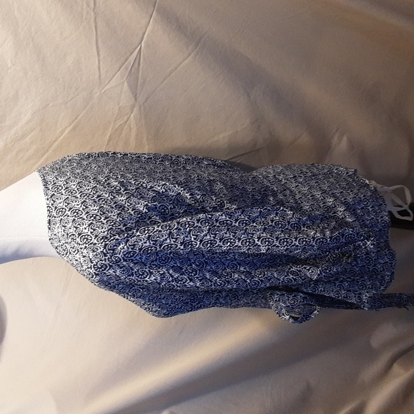 Talbot Floral Inspired Wrap Top SZ LG - Picture 3 of 6